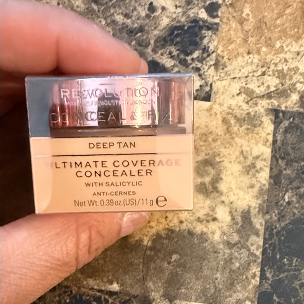 Revolution Ultimate Coverage Concealer - Deep Tan - Picture 1 of 6